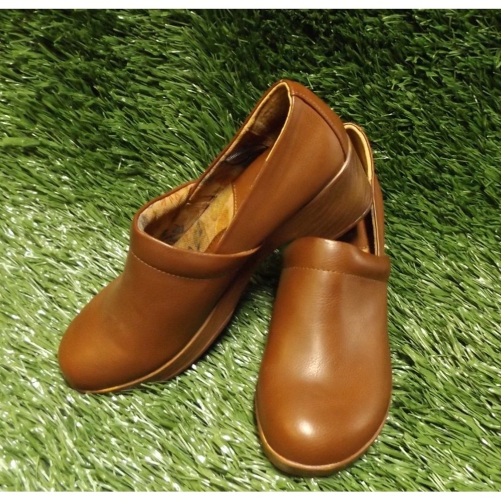 Boc Born Concept Shoes Womens 9.5 M Slip On Clogs Mules‎  BROWN Leather Heels